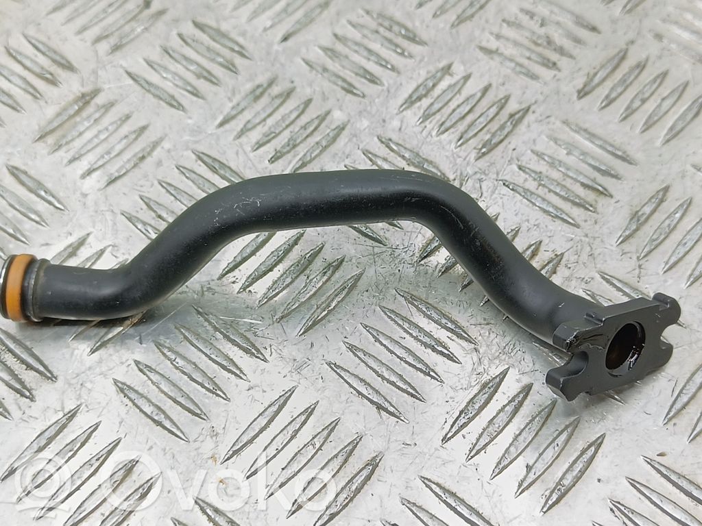 Coolant pipe/hose