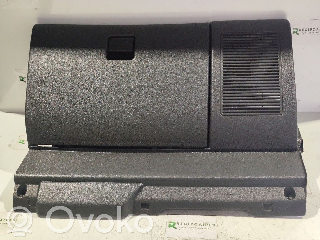 Toyota Corolla E90 Daiktadėžė 