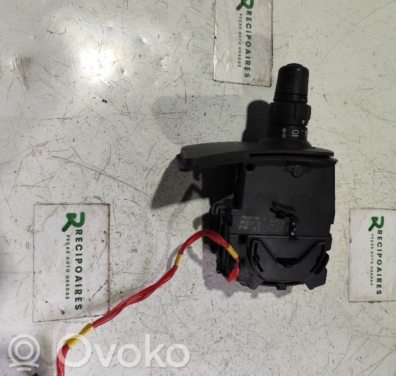 Renault Kangoo II Interruptor/palanca de limpiador de luz de giro 