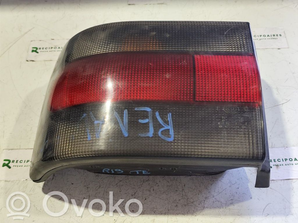 Renault 19 Lampă spate în capacul portbagajului 