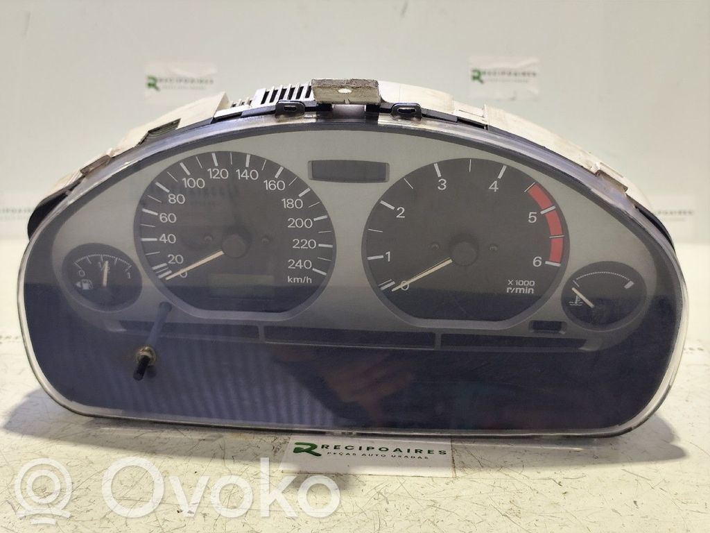 Mitsubishi Carisma Vitezometru (grup de instrumente) 