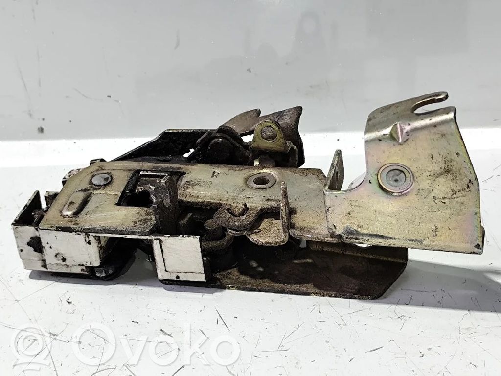 Priekšpusē slēdzene   95VBV219A64BC