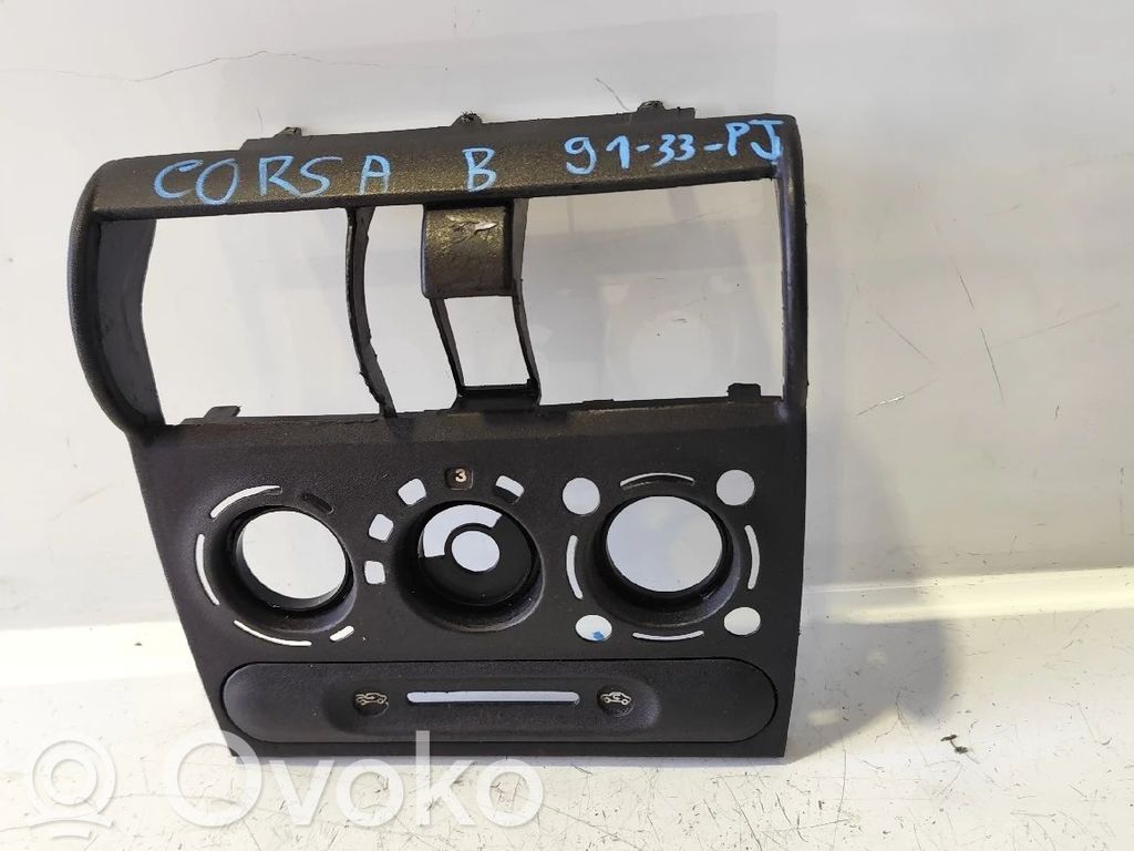 Opel Corsa B Centrinė konsolė 