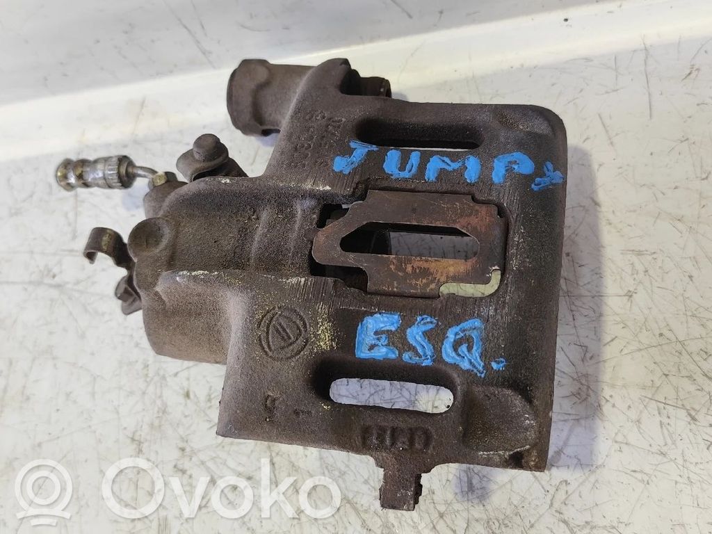 Caliper de freno delantero
