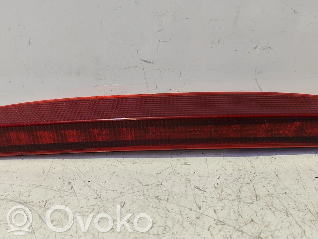 Kolmas/lisäjarruvalo   7700410753
