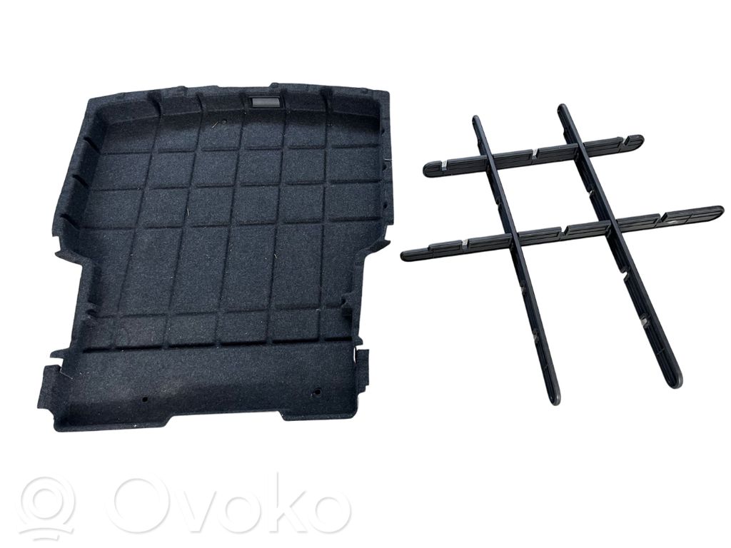 BMW 5 E60 E61 Atsarginio rato skyriaus apdaila 