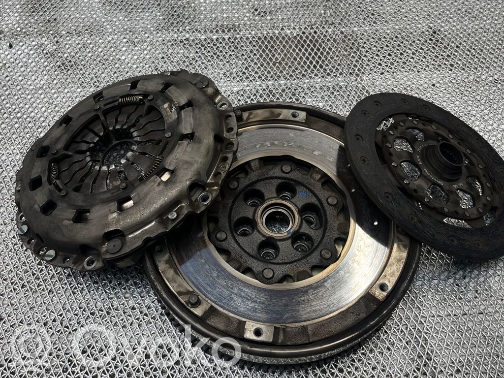 BMW 1 E81 E87 Sankabos komplektas 