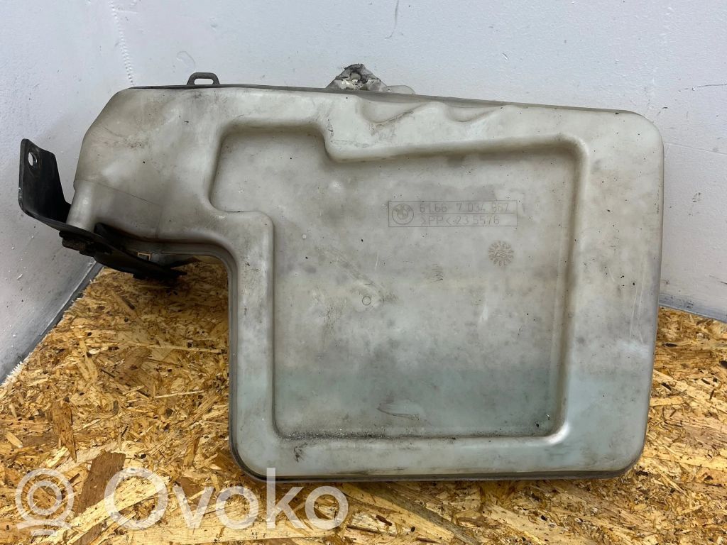 Logu šķidruma tvertne   7034967,235576