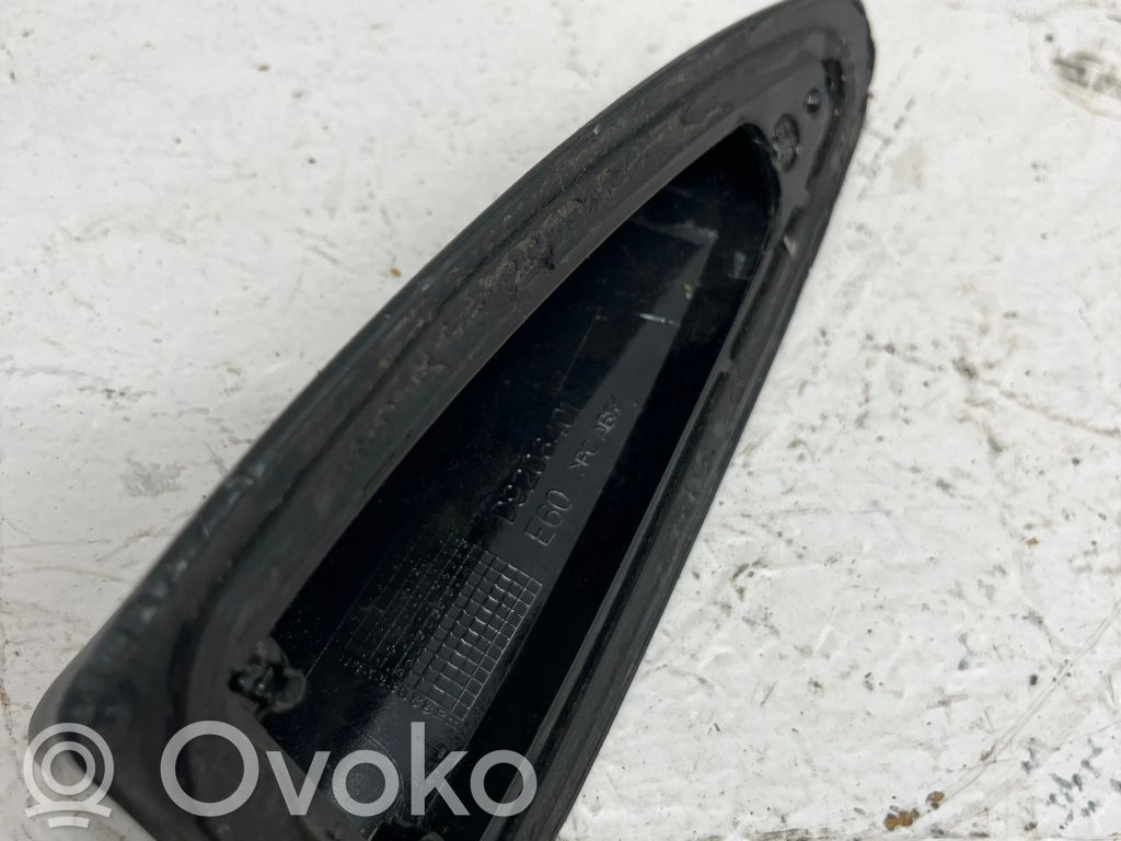 BMW 5 E60 E61 GPS-pystyantenni 