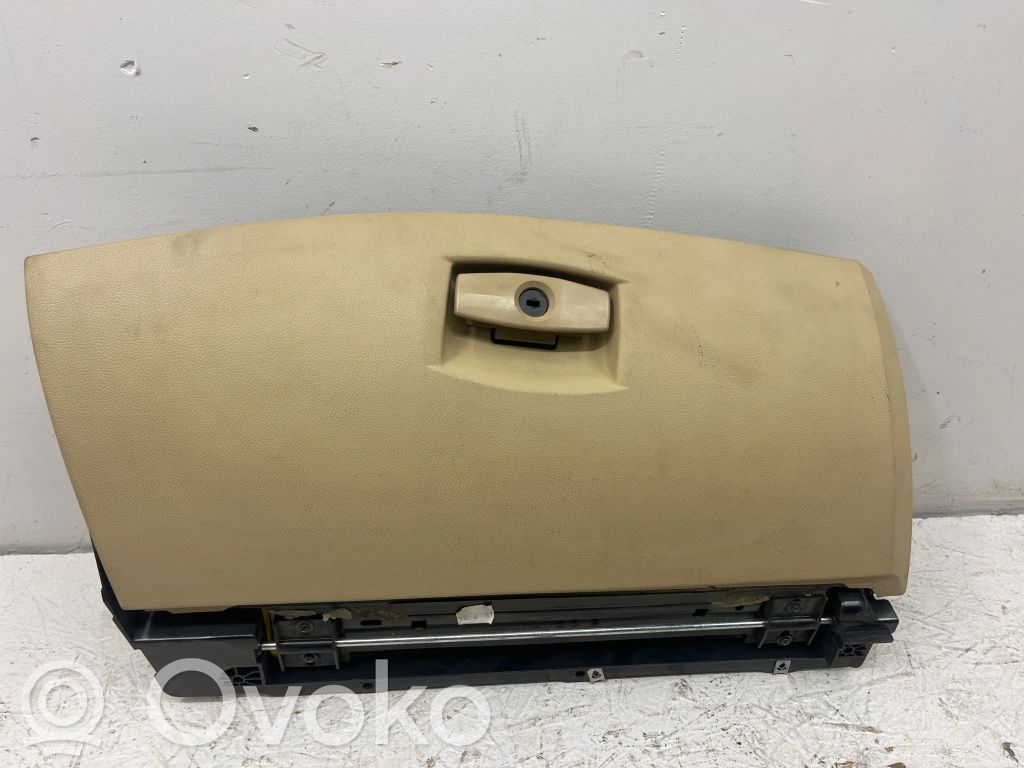 BMW 5 E60 E61 Glove box 