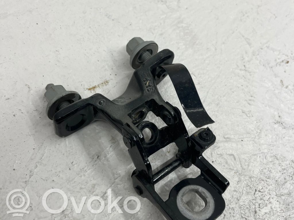 Tailgate/trunk/boot hinge   7318931