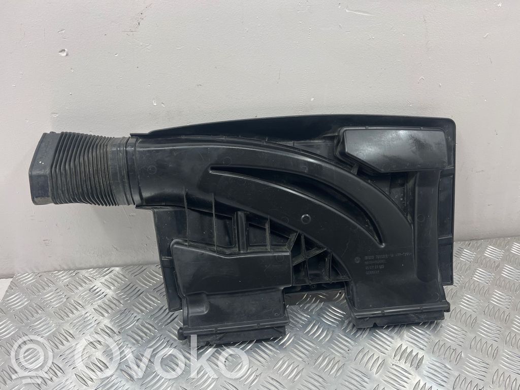 BMW 3 E90 E91 Air intake duct part 