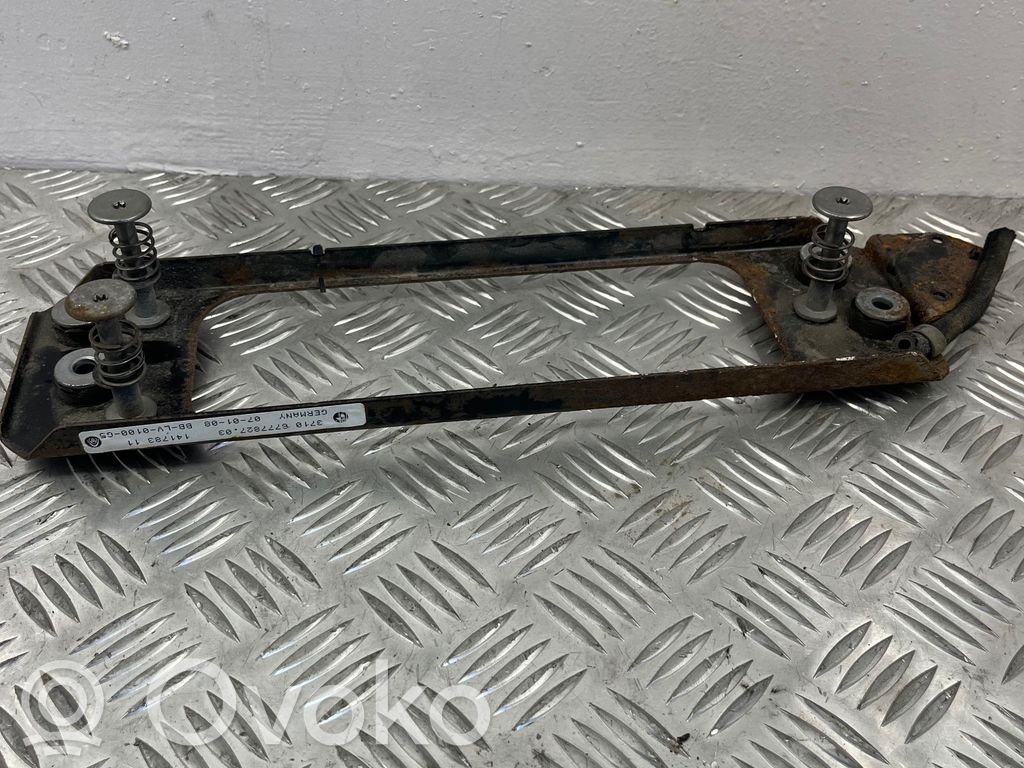 BMW 5 E60 E61 Pneumatic air compressor holding bracket 
