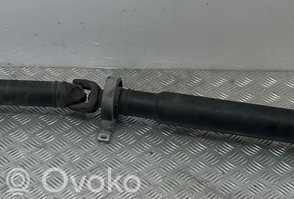 BMW 5 E60 E61 Kardanas komplekte 