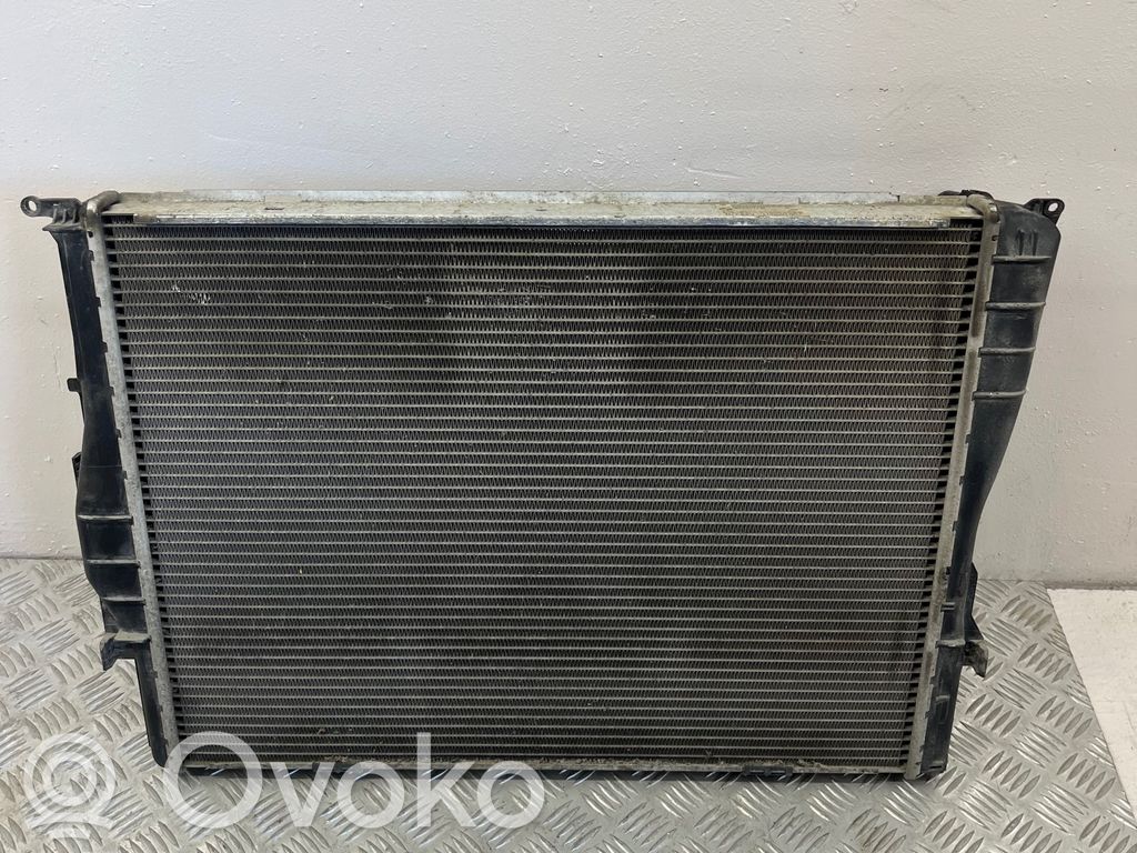BMW 3 E90 E91 Dzesēšanas šķidruma radiators 
