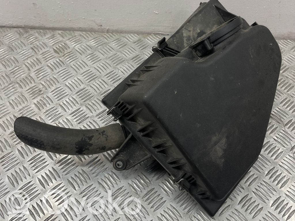 Air filter box   7795892,8650675