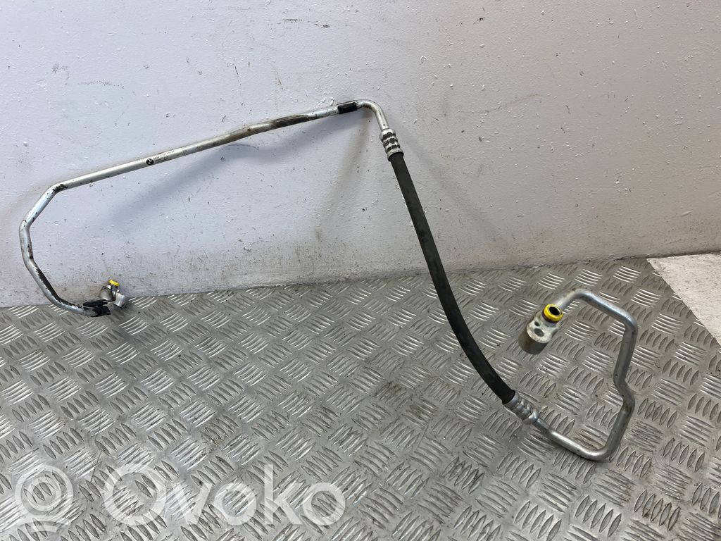 Ilmastointilaitteen putki (A/C)   9223322