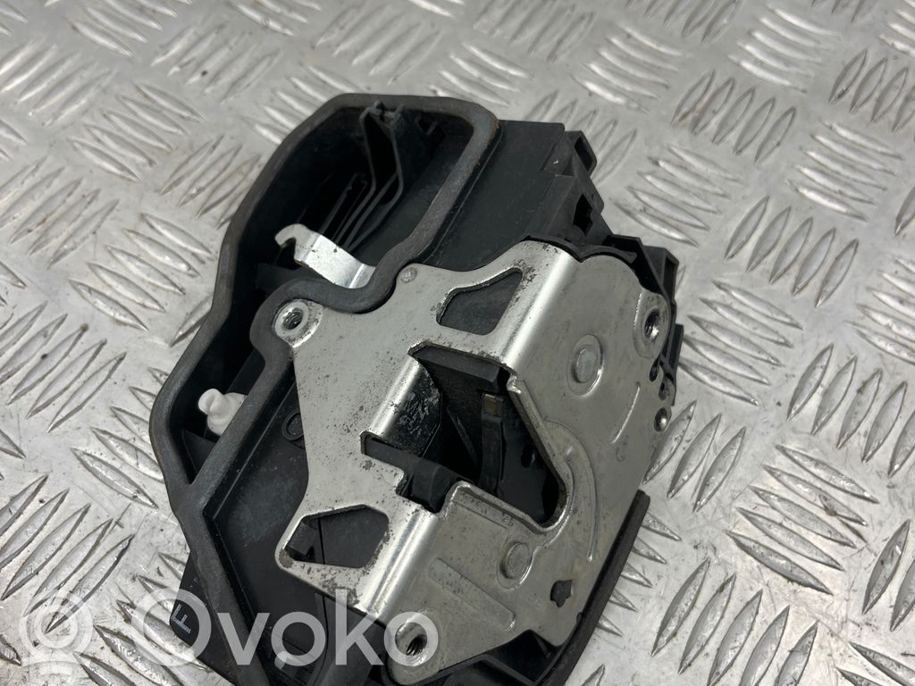 BMW 5 E60 E61 Priekšpusē slēdzene 
