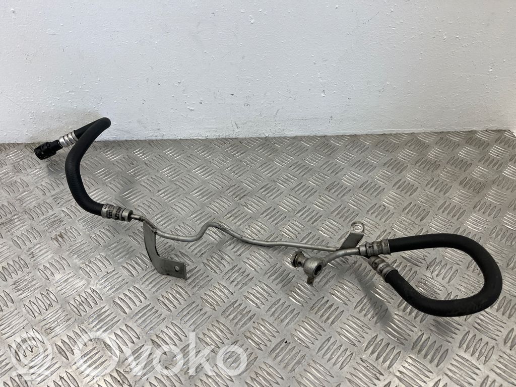 Ilmastointilaitteen putki (A/C)   32414026844