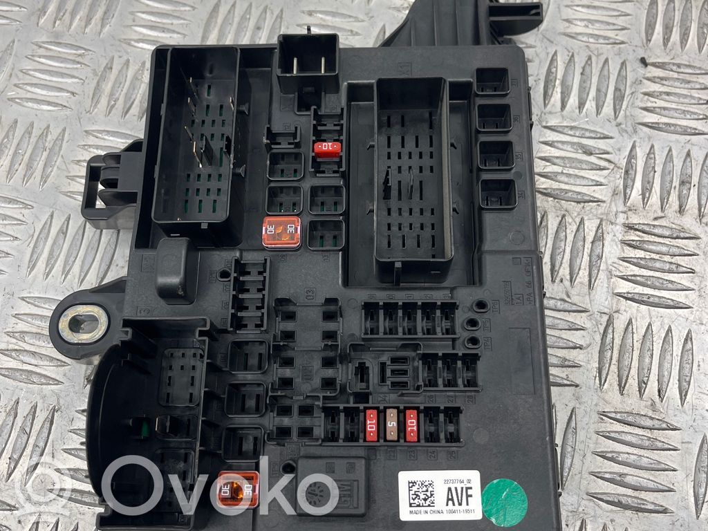 Opel Insignia A Fuse module 