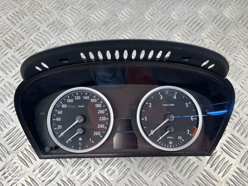 Speedometer (instrument cluster)   110080213,62116947355,699070890