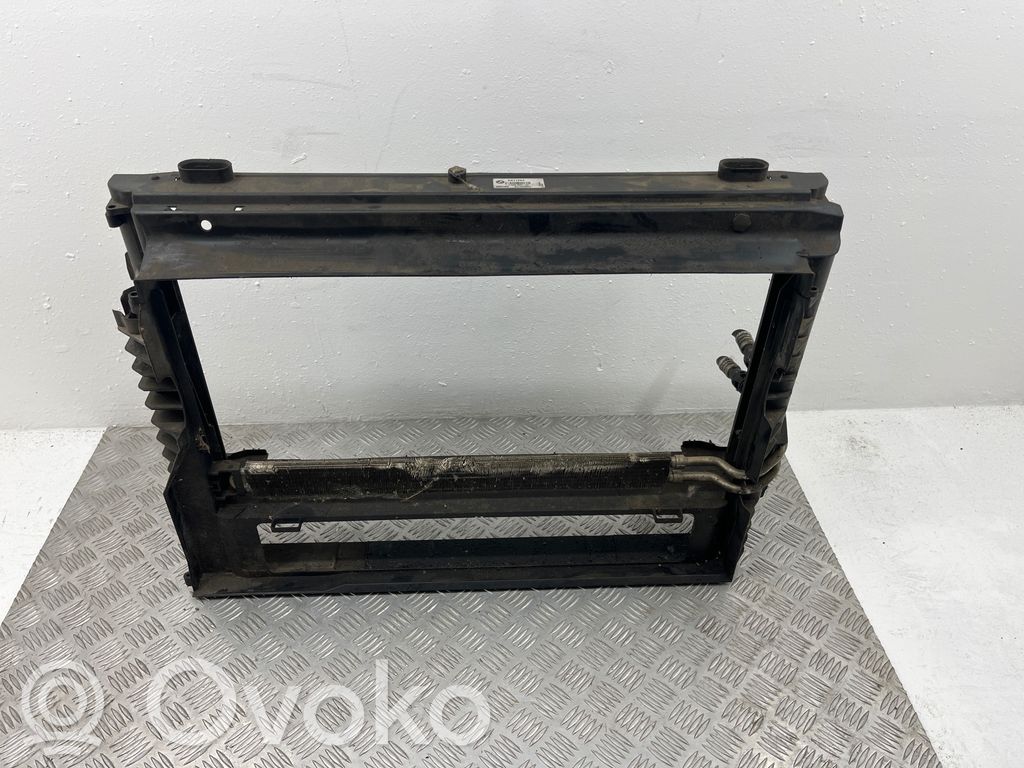 Radiatoru panelis   7810333