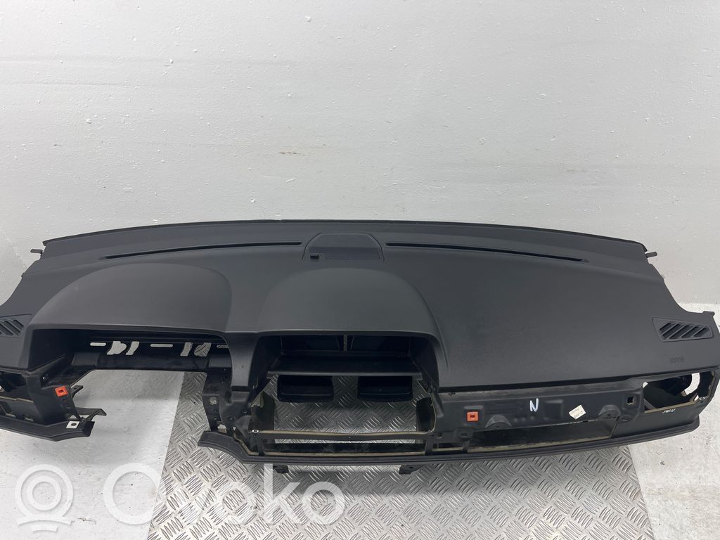 BMW 7 E65 E66 Dashboard 