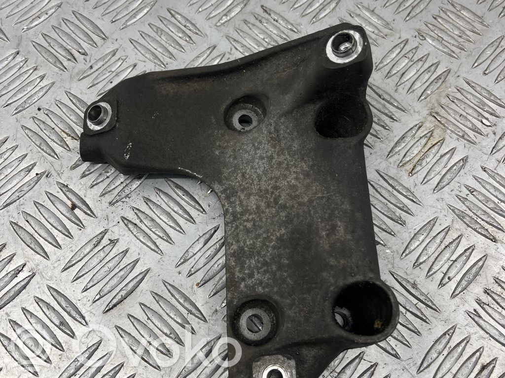 BMW 3 E90 E91 A/C compressor mount bracket 