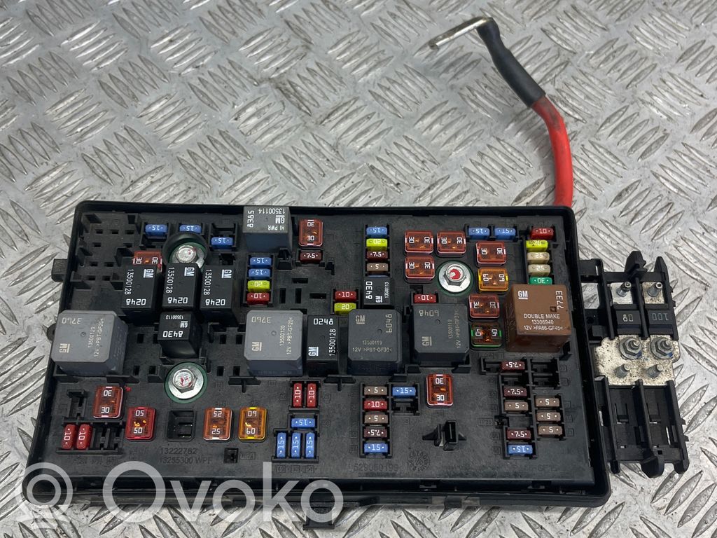 Opel Insignia A Fuse module 