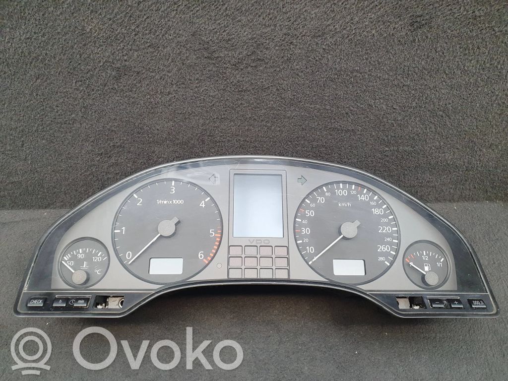 Audi A8 S8 D2 4D Speedometer (instrument cluster) 