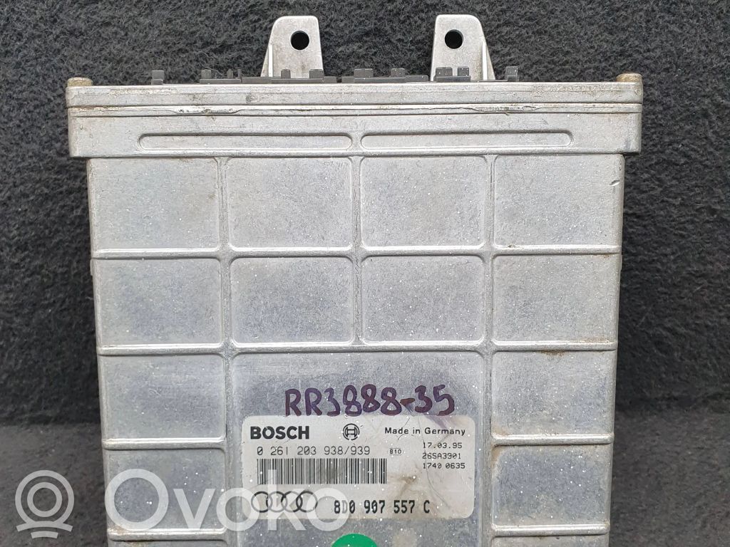 Engine control unit/module   8D0907557C,0261203938