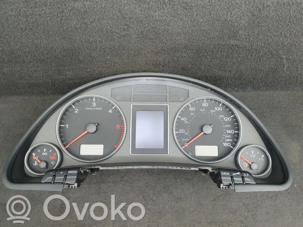 Audi A4 S4 B7 8E 8H Licznik / Prędkościomierz 