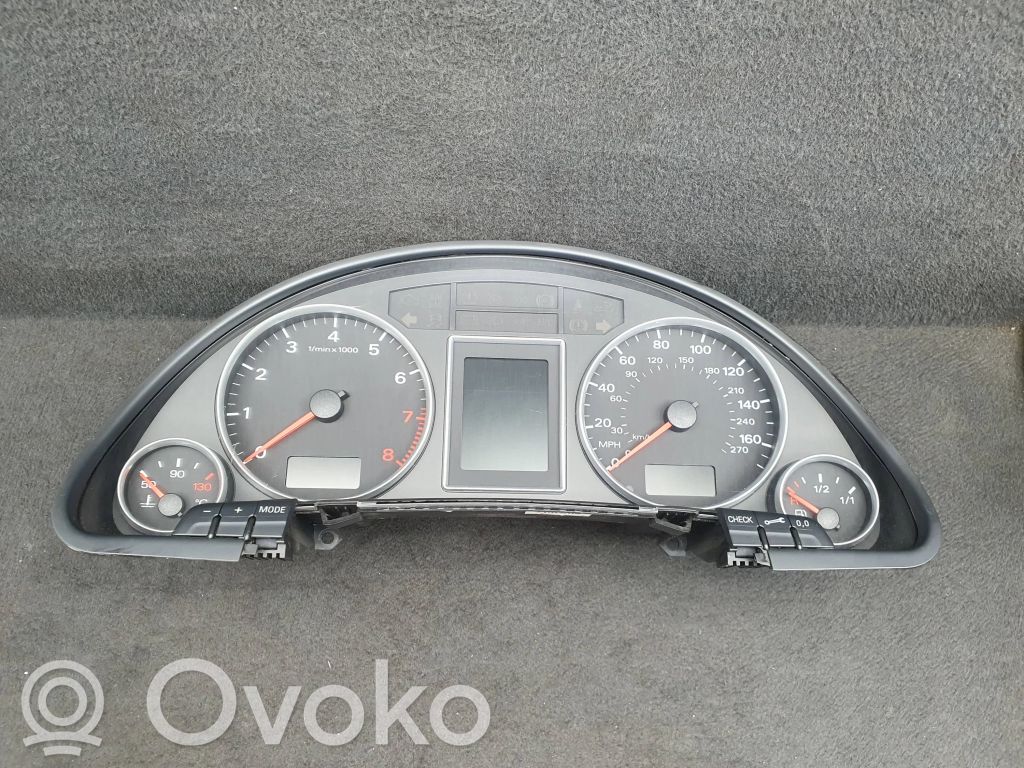 Audi A4 S4 B7 8E 8H Licznik / Prędkościomierz 