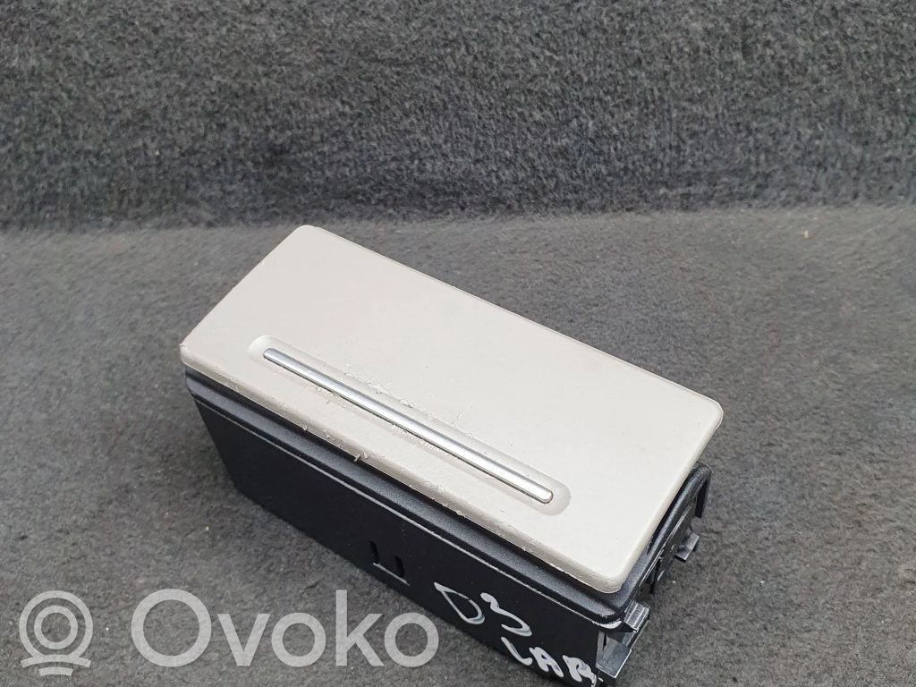Audi A8 S8 D3 4E Aschenbecher 