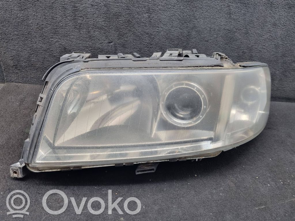 Audi A8 S8 D2 4D Priekinis žibintas 