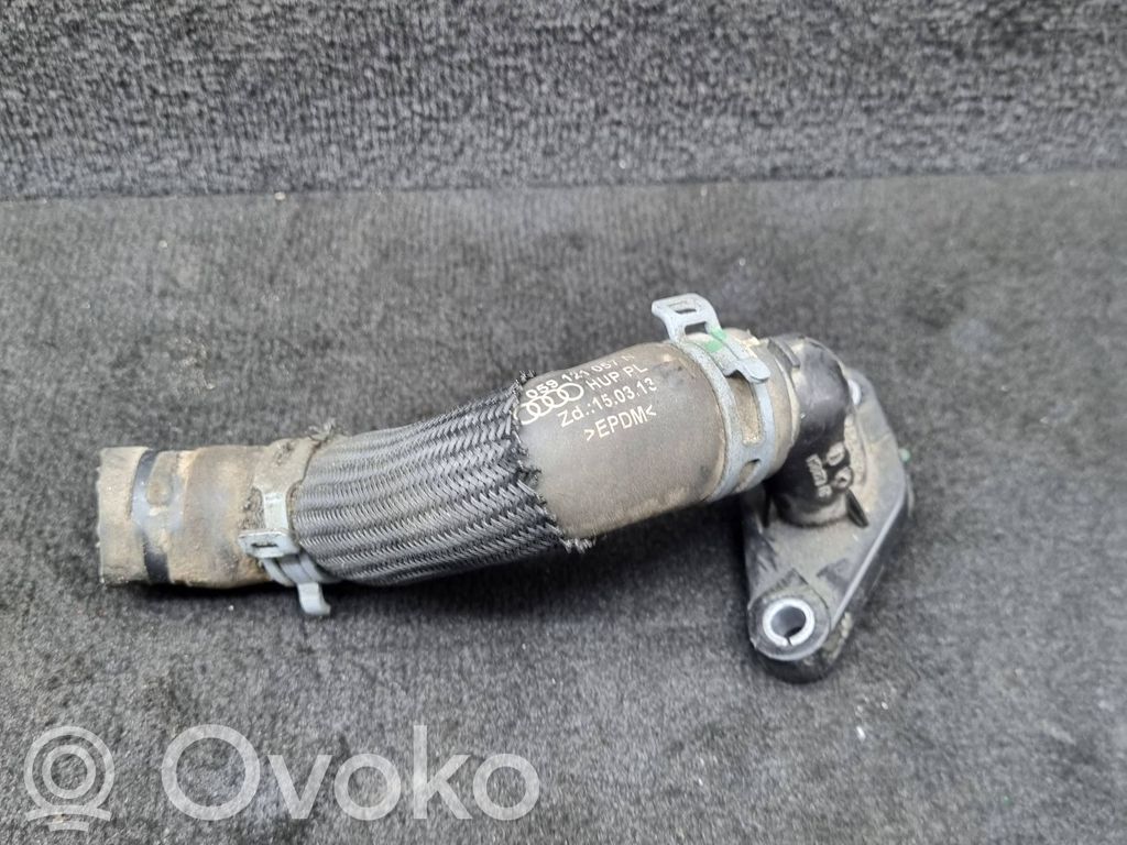 Audi Q7 4M Engine coolant pipe/hose 