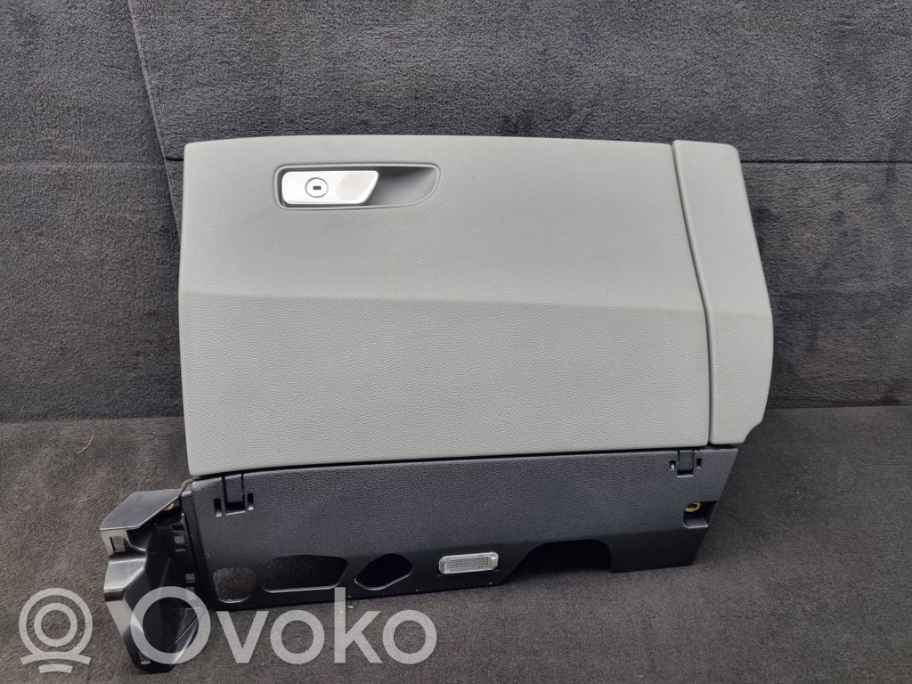 Audi Q7 4M Daiktadėžė 