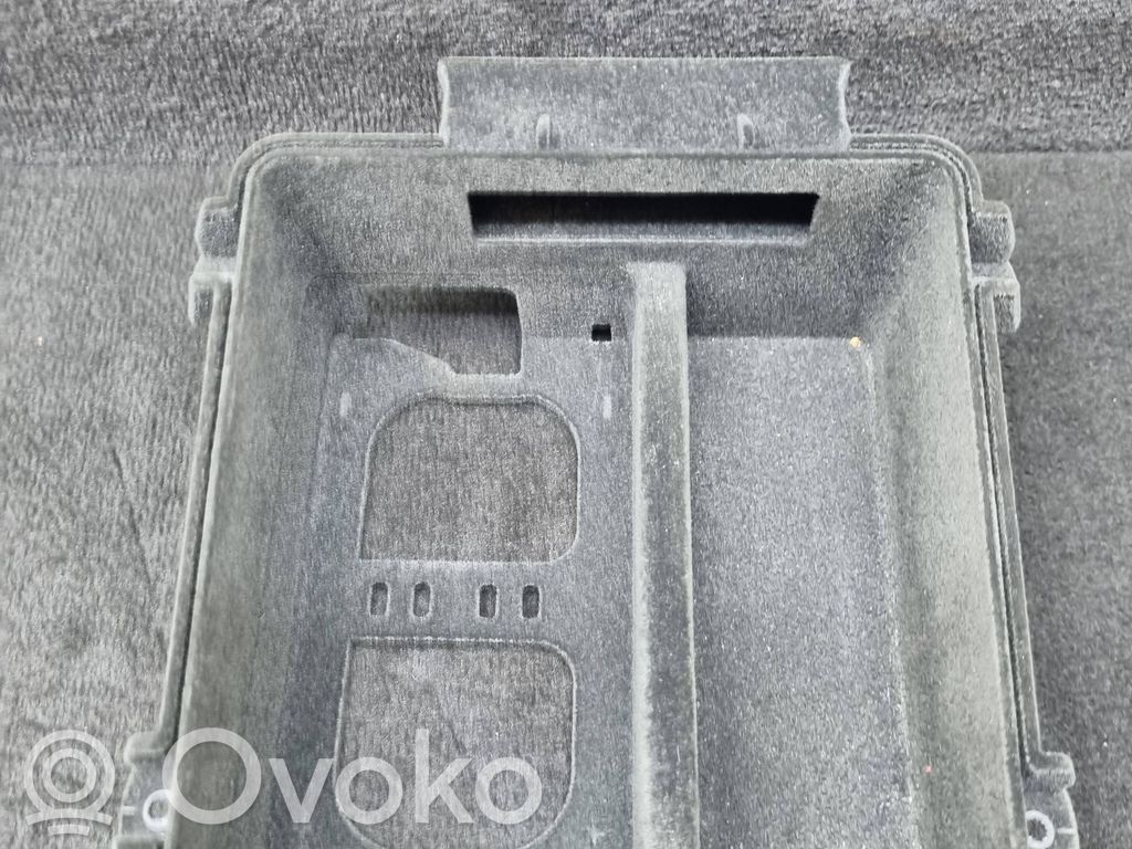 Audi Q7 4M Cita veida vidus konsoles (tuneļa) elementi 
