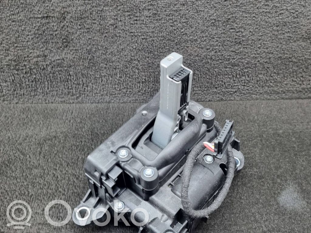 Lewarek zmiany biegów / górny   8W2713041H,4M2713041F,8W2713041P