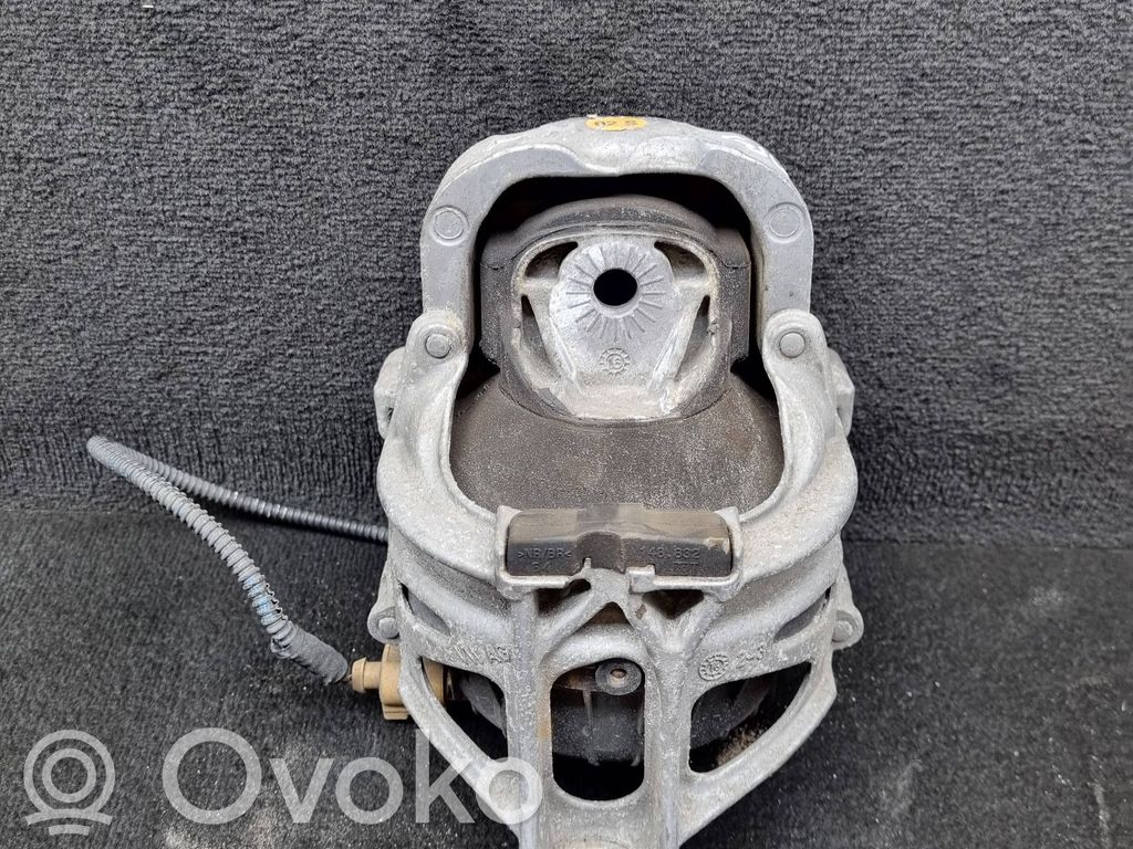Audi A4 S4 B9 Engine mount bracket 
