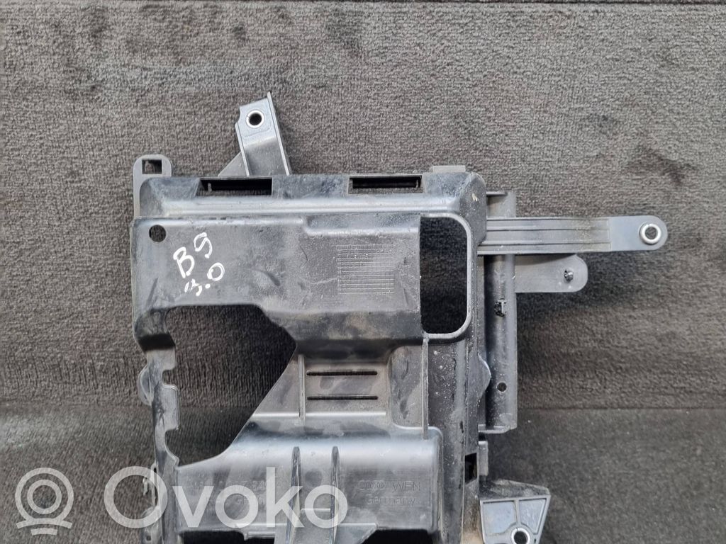 Audi A4 S4 B9 Moottorin ohjausyksikön pidike 