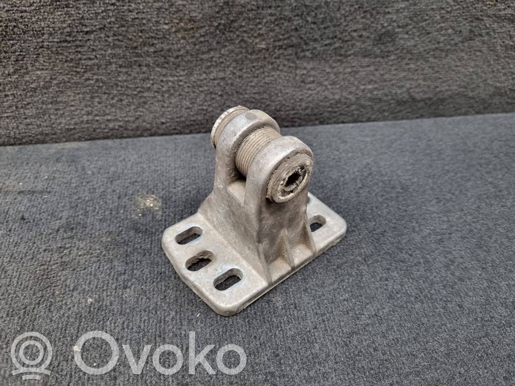 Audi A6 S6 C4 4A Front bumper mounting bracket 
