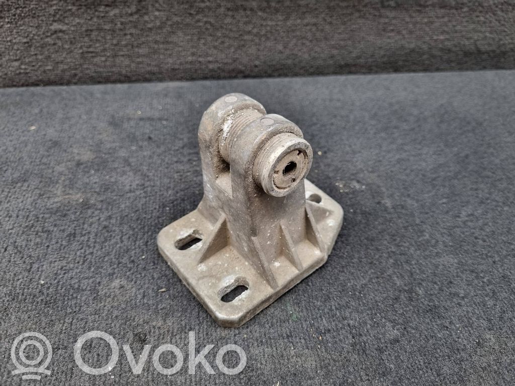Audi A6 S6 C4 4A Front bumper mounting bracket 