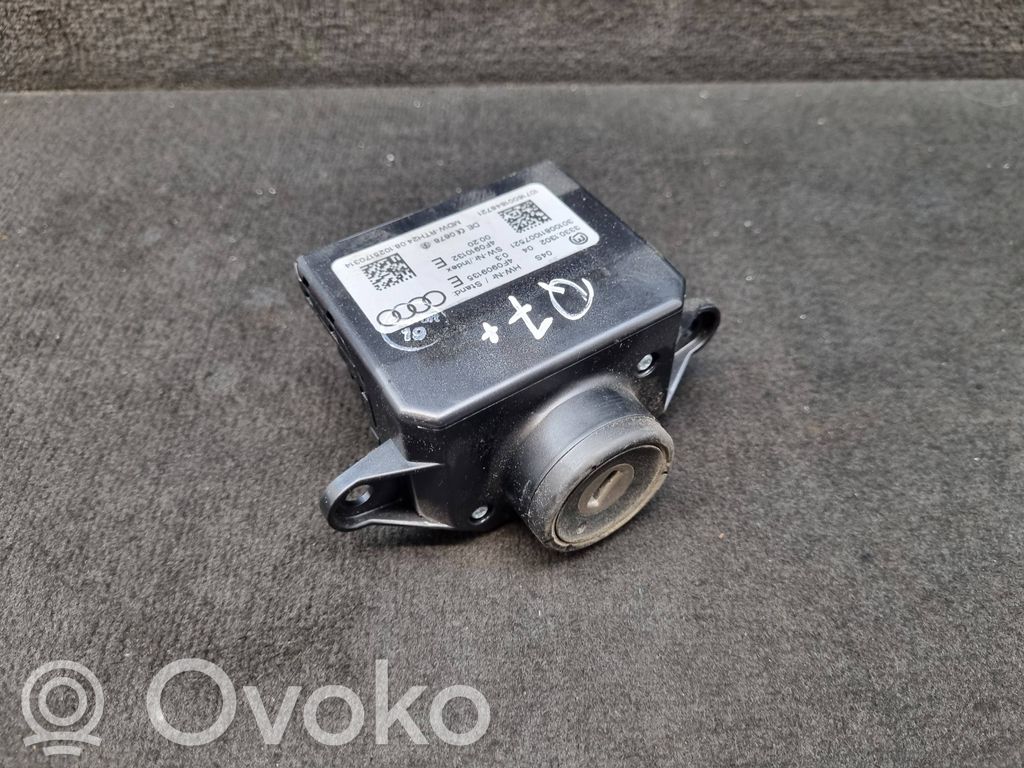 Audi Q7 4L Užvedimo spynelė 