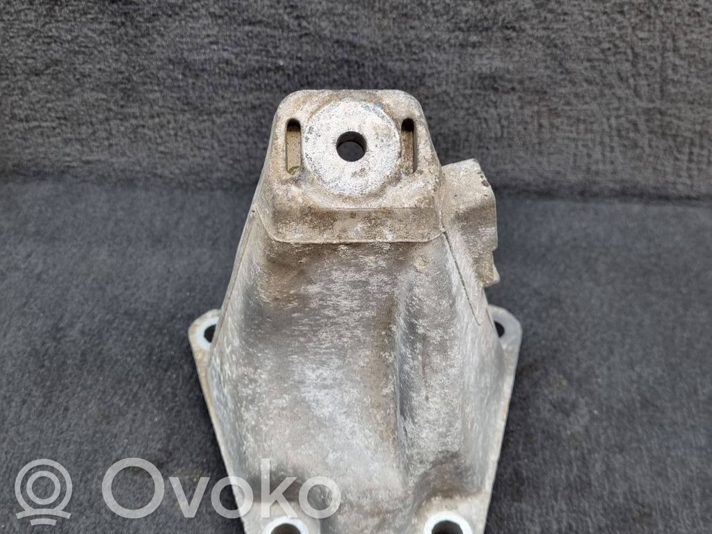 Audi A6 S6 C5 4B Engine mounting bracket 