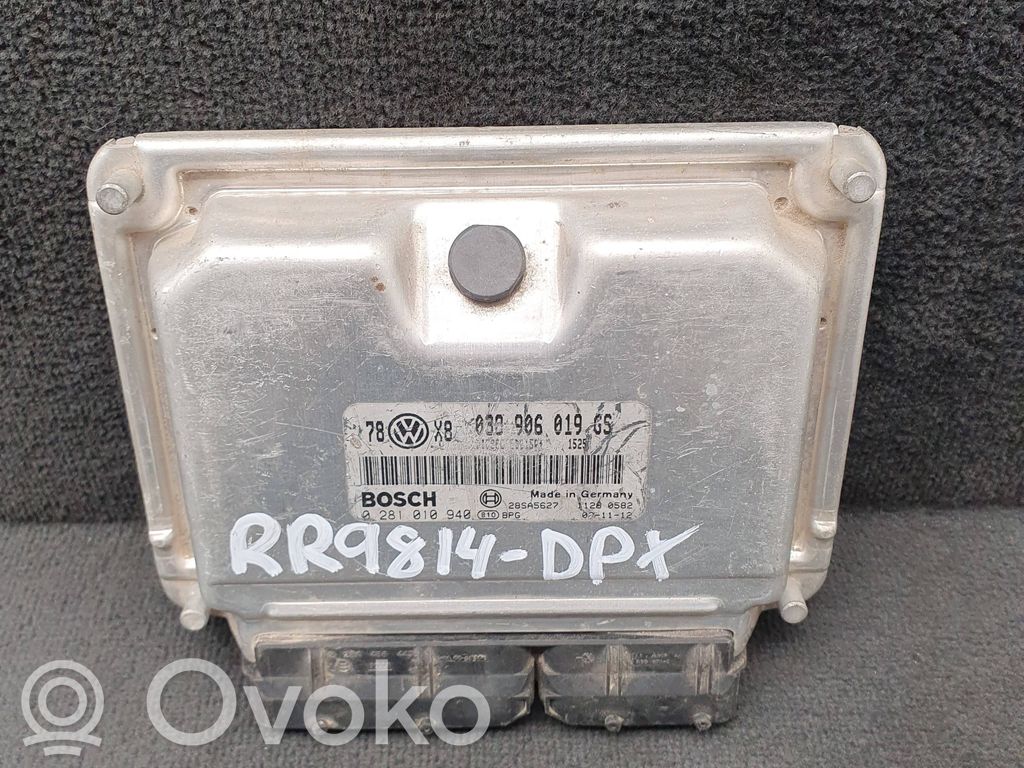 Volkswagen PASSAT B5.5 Engine control unit/module 