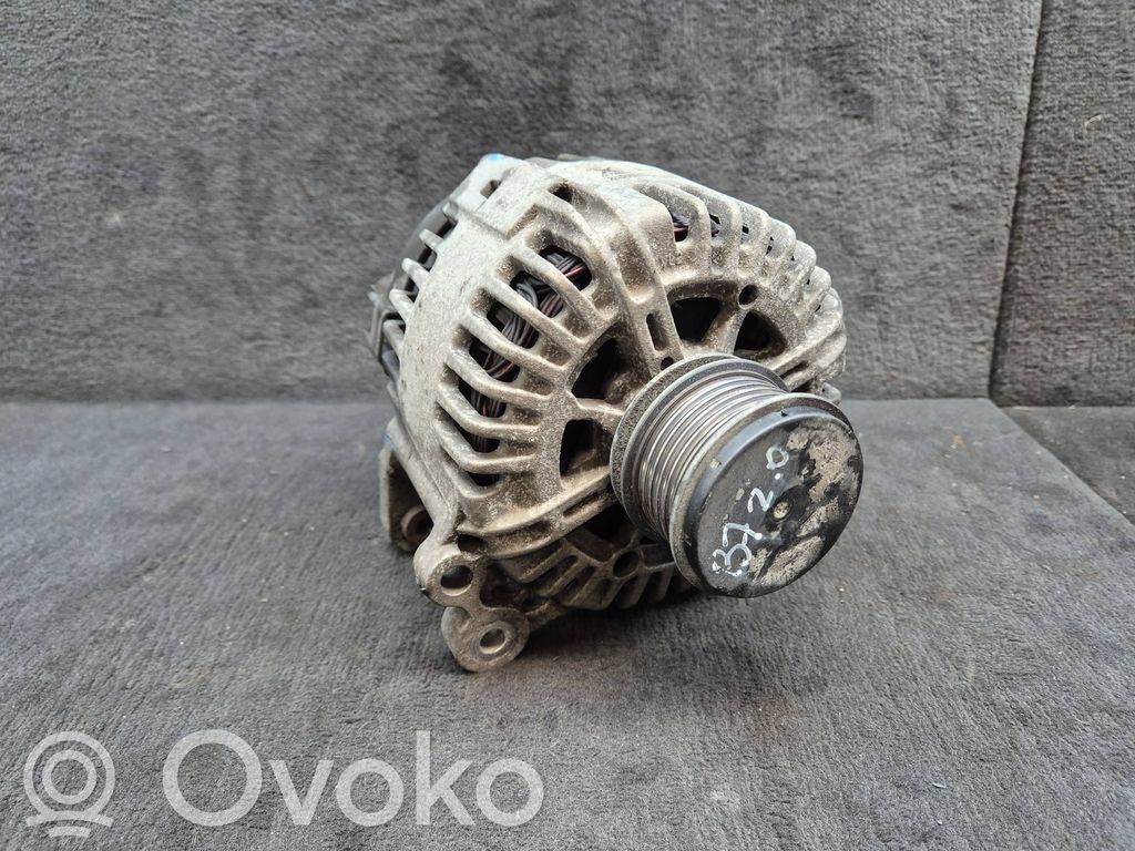 Audi A4 S4 B7 8E 8H Generatorius 