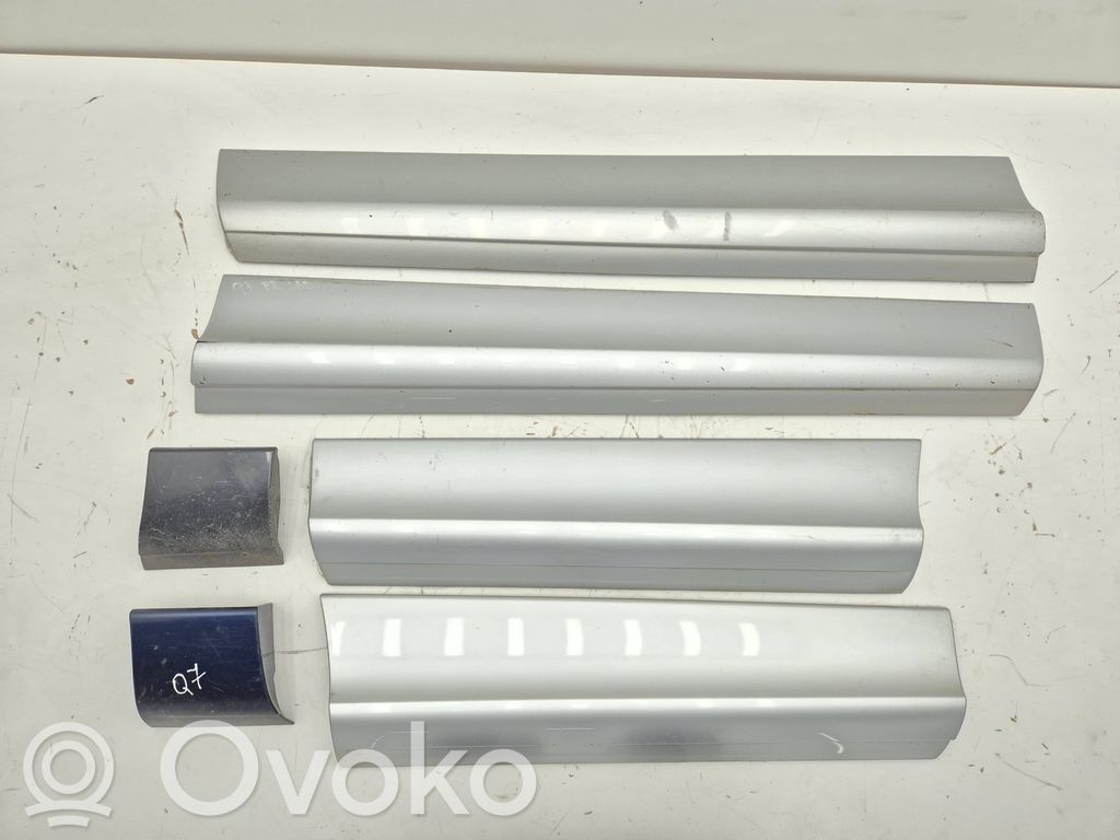 Audi Q7 4L Listwa drzwi przednich 