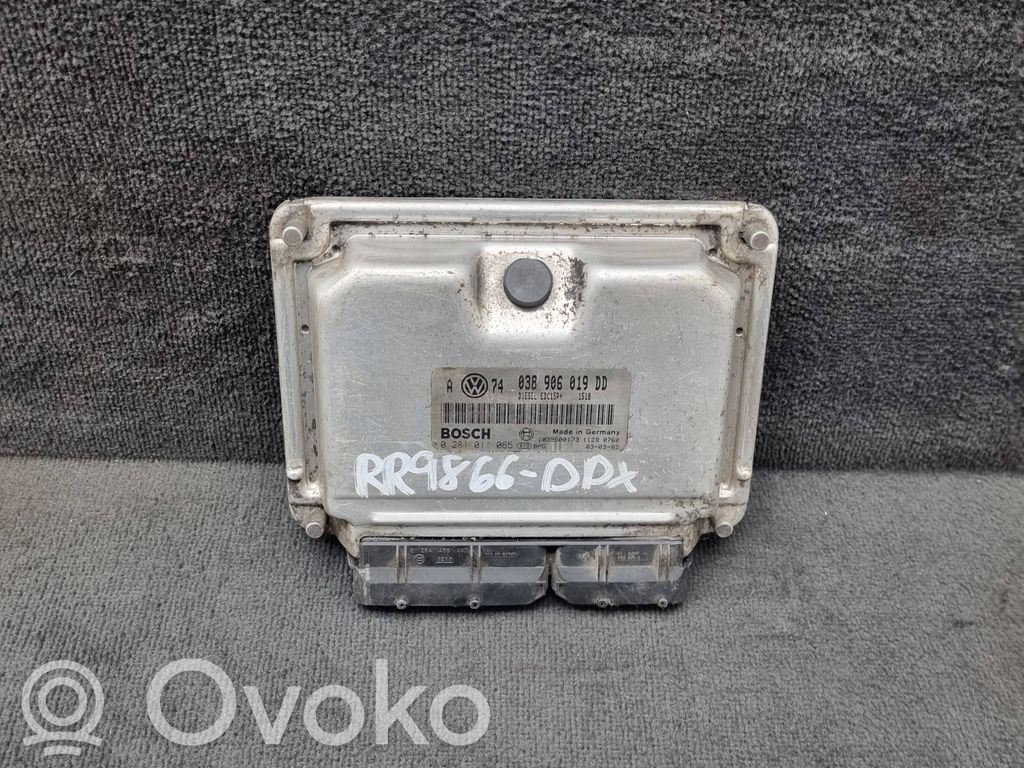 Volkswagen Golf IV Sterownik / Moduł ECU 
