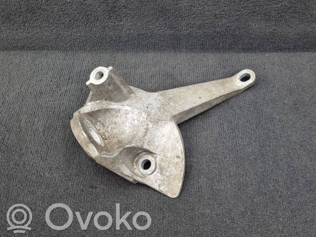 Audi RS6 C5 Soporte de montaje de la caja de cambios 